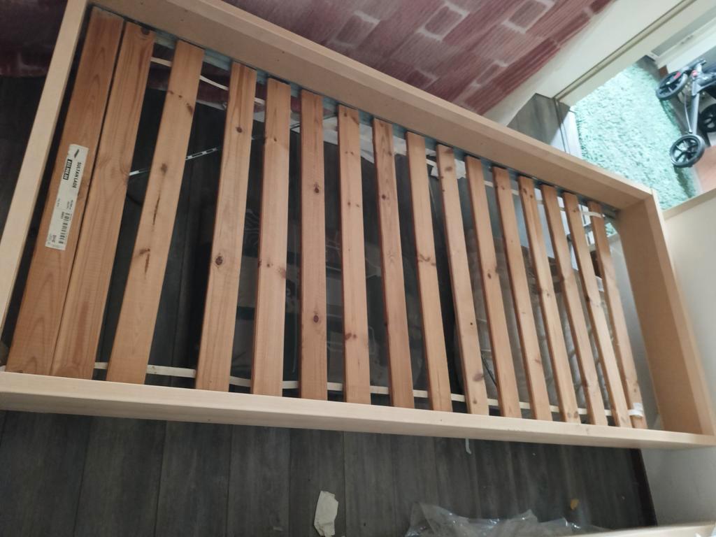 Gratis af te halen. Eenpersoonsbed 200x90 - Prima Staat!