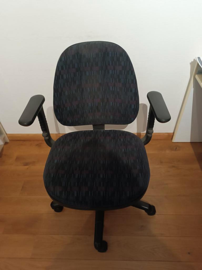 Gratis af te halen: Verstelbare bureaustoel