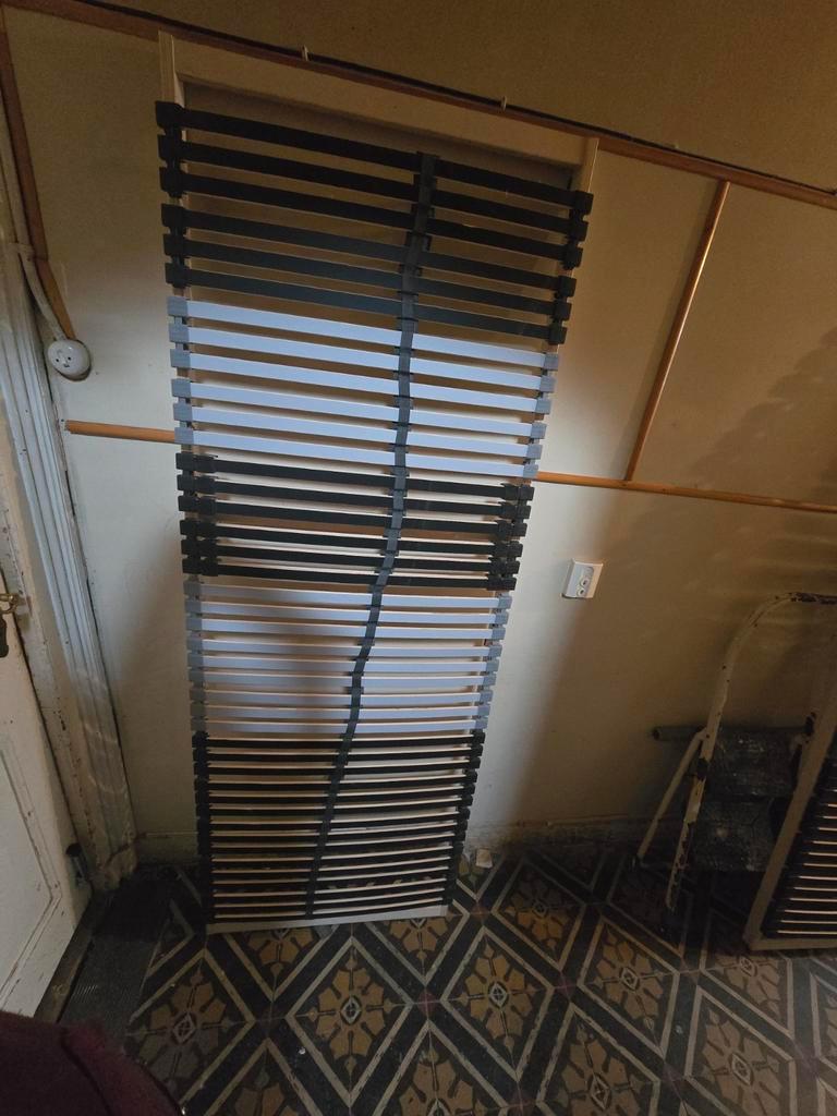 Twee Lattenbodems - Zo goed als nieuw 70cm per stuk