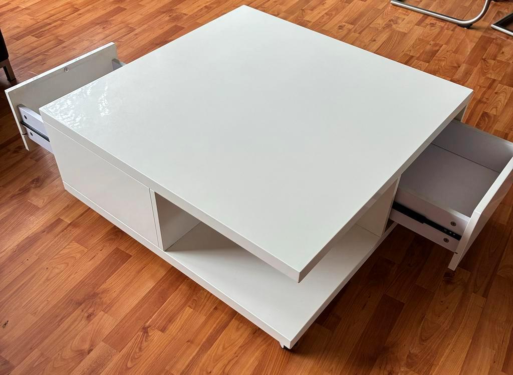 Moderne witte salontafel met opbergruimte