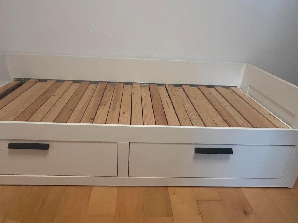 GRATIS KINDER UITSCHUIFBED IKEA + MATRASSEN