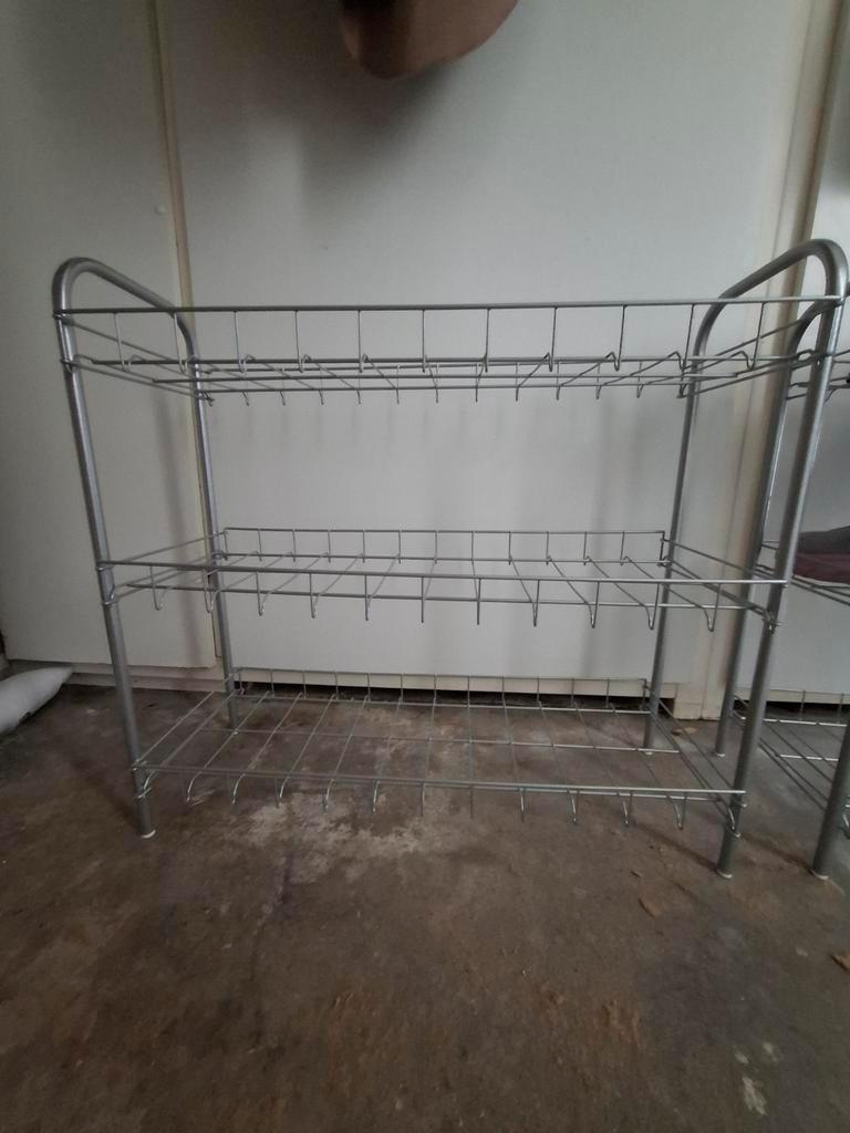 2 schoenenrekken - gratis af te halen