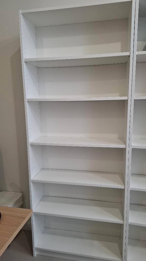 2 billy boekenkasten - gratis ophalen