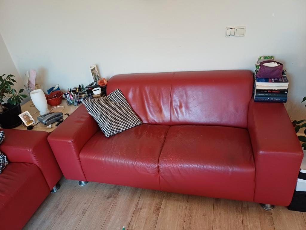 Rode leren 2/3 zithoek - gratis af te halen!