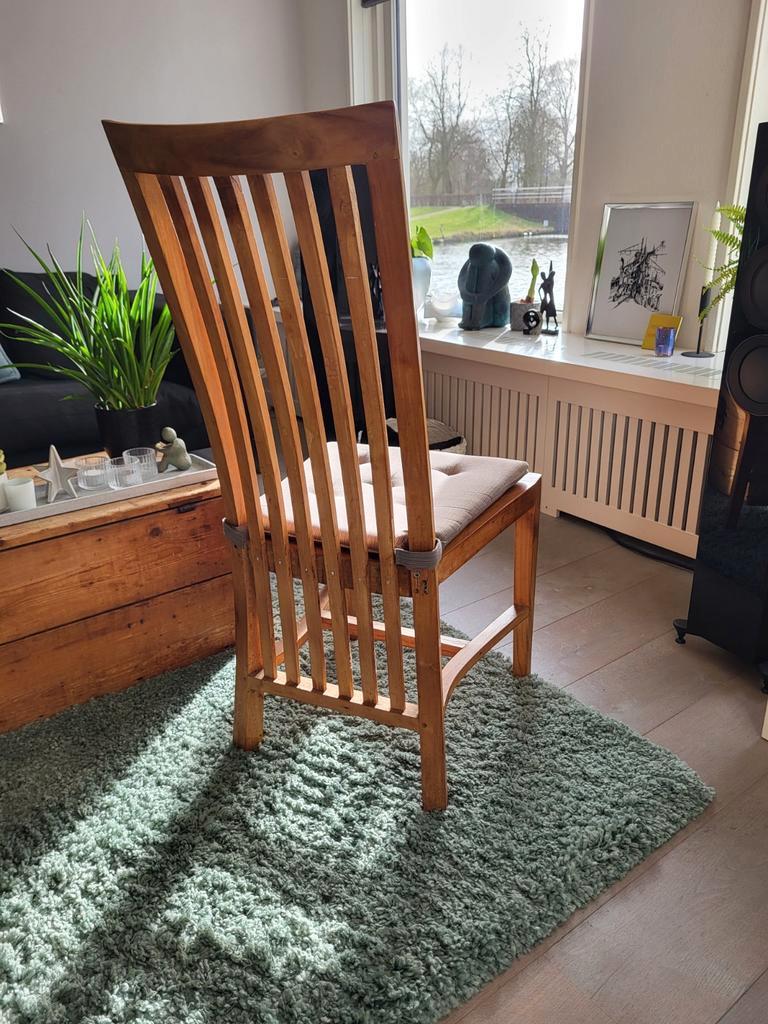 Voor 2 kratjes Amstel, 6 Teakhouten Eetkamerstoelen