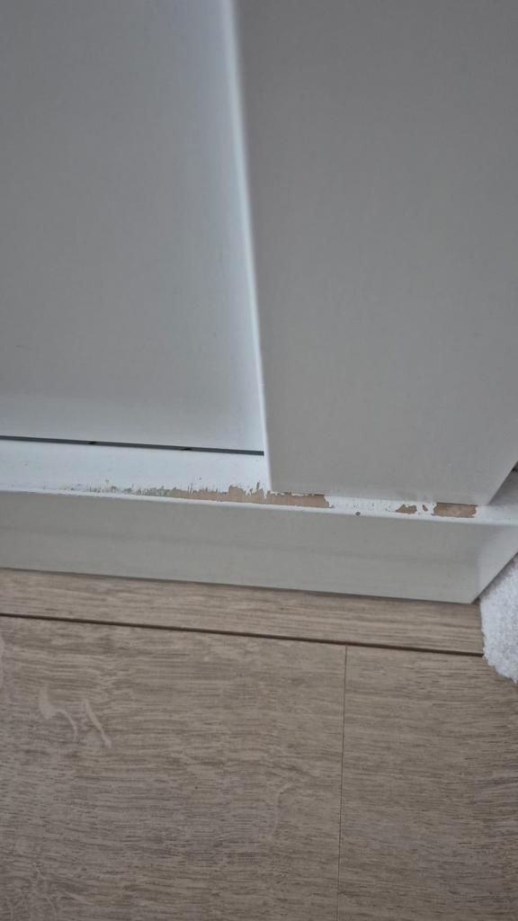 Gratis, tv kastje, heeft een likje verf nodig 162x50x65,5