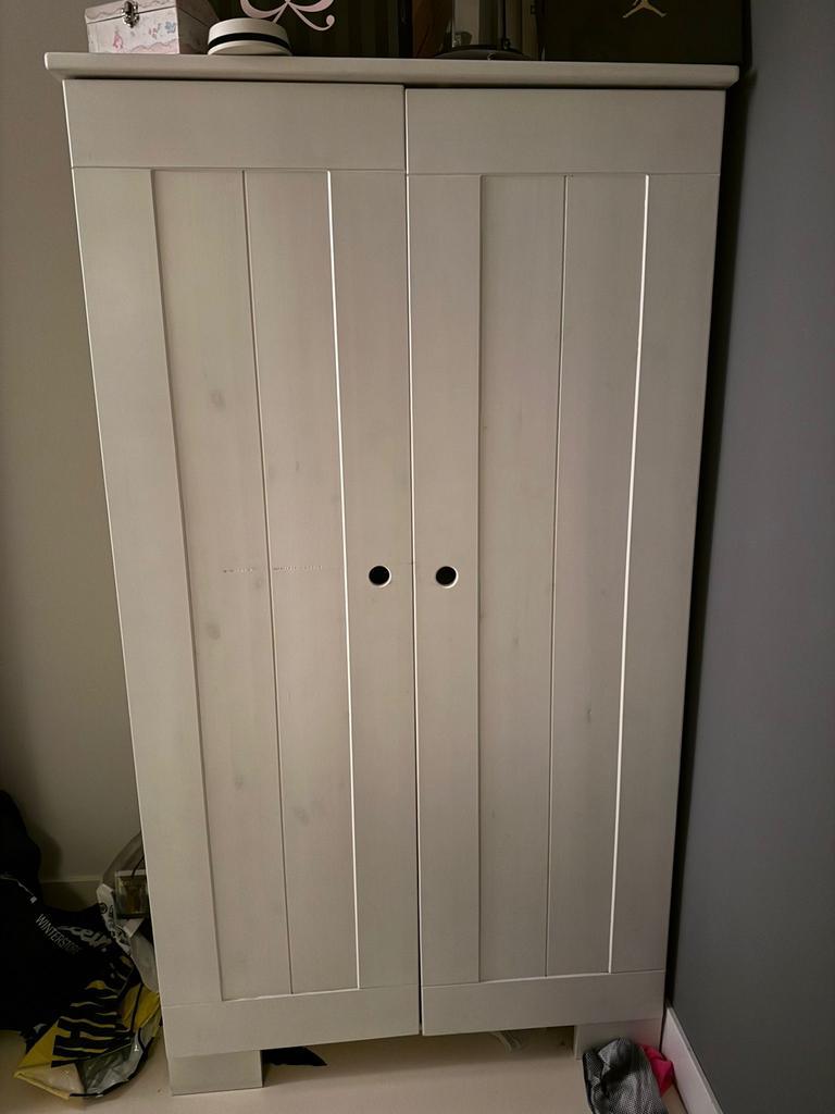 Gratis kledingkast - zsm af te halen!