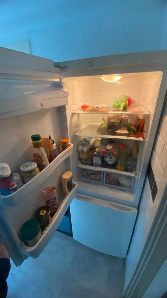 Koelkast - Indesit - Met vriesvak