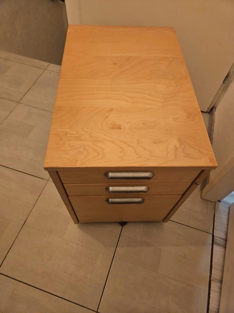 Bureau met bureaustoel