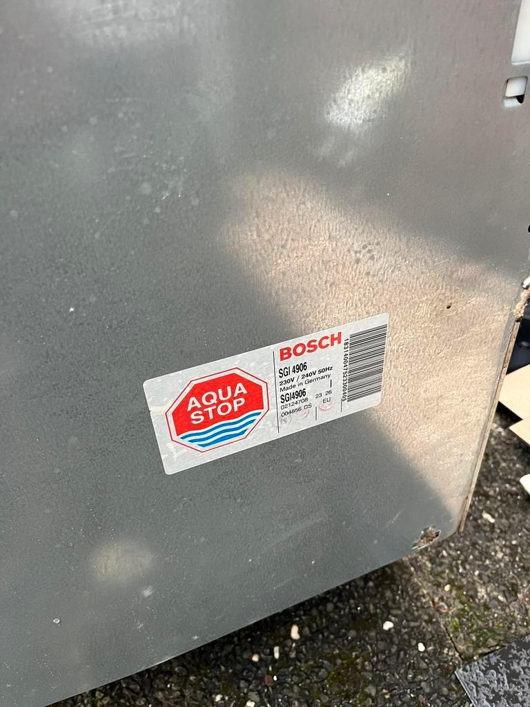 Vaatwasser/oud ijzer (GRATIS)