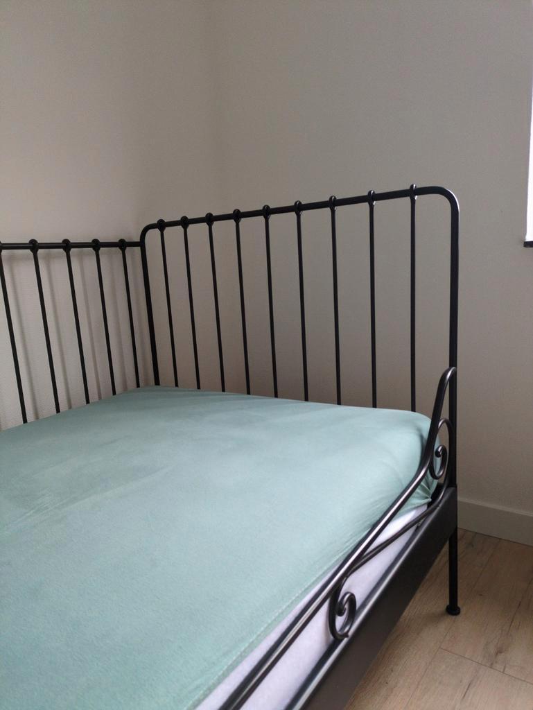 Gratis 1-persoons bed 60x200cm - Weggeefhoek