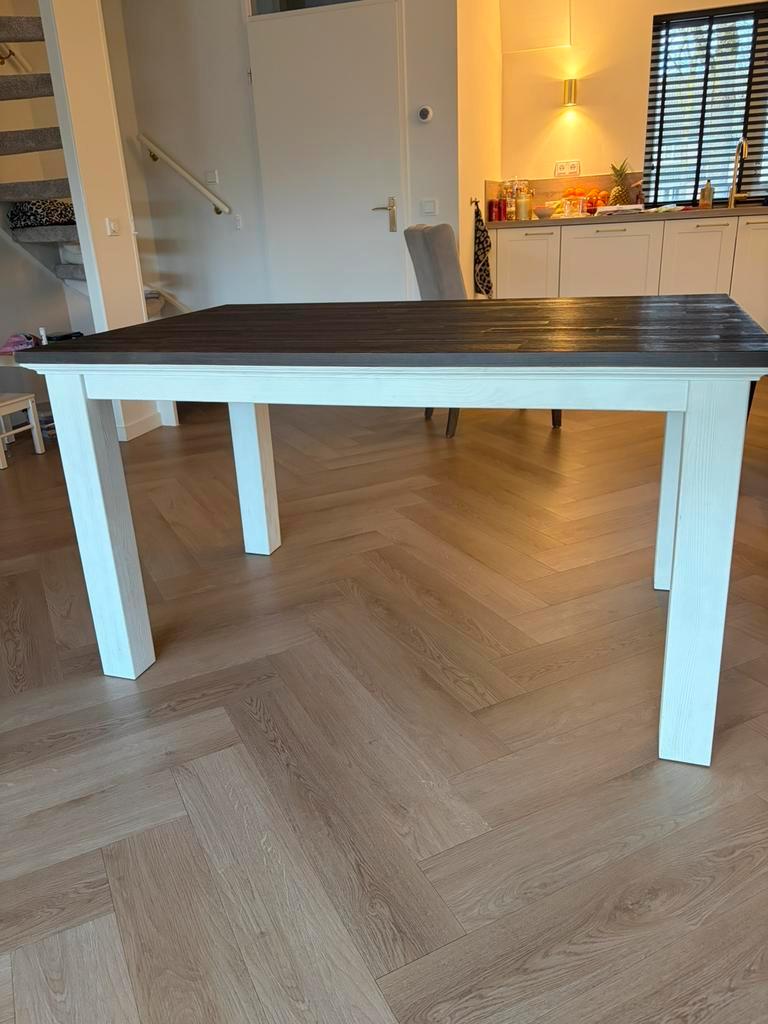Eettafel 140x90cm zsm ophalen!