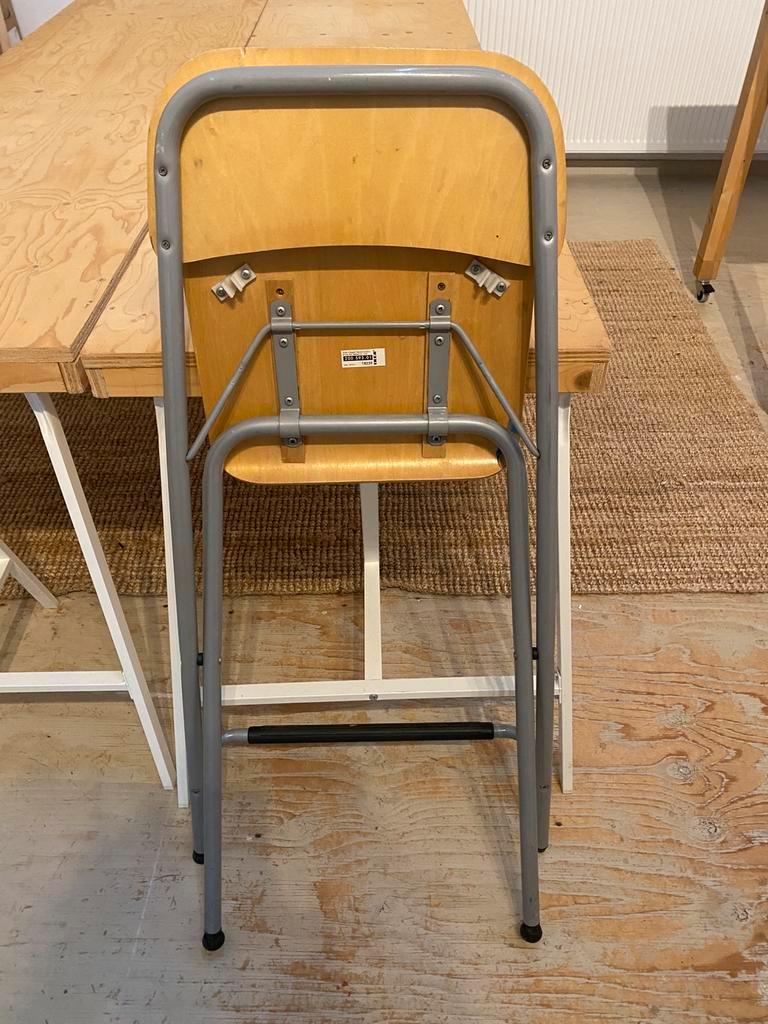 Tafel en stoel/ kruk