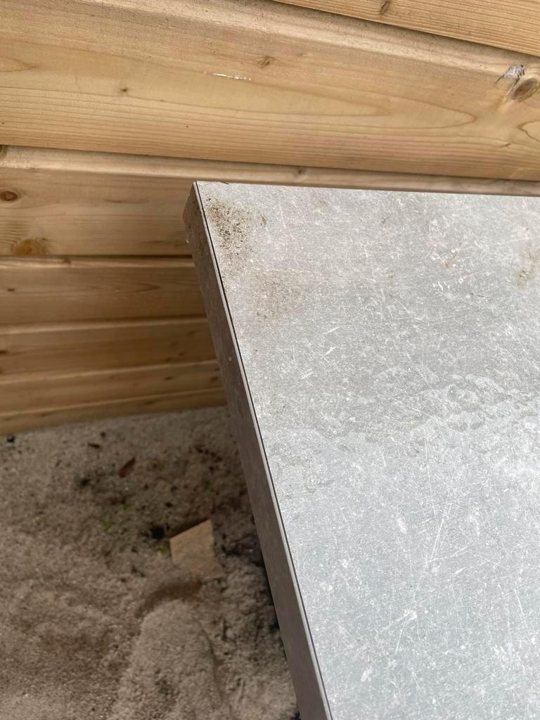 GRATIS eettafel/tafelblad/onderstel