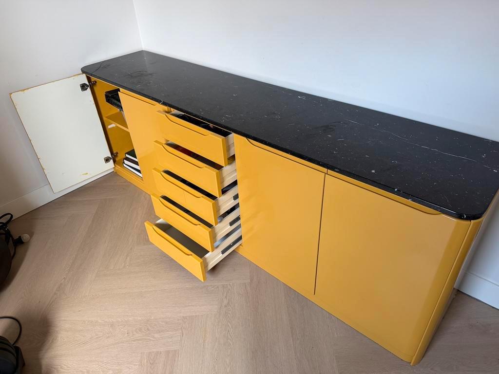 Dressoir met natuursteen blad! Gratis