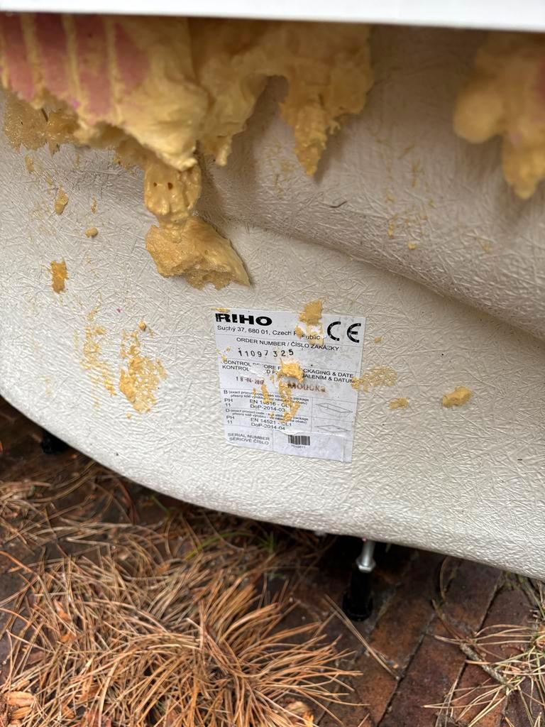 Groot wit inbouw bad 140CM