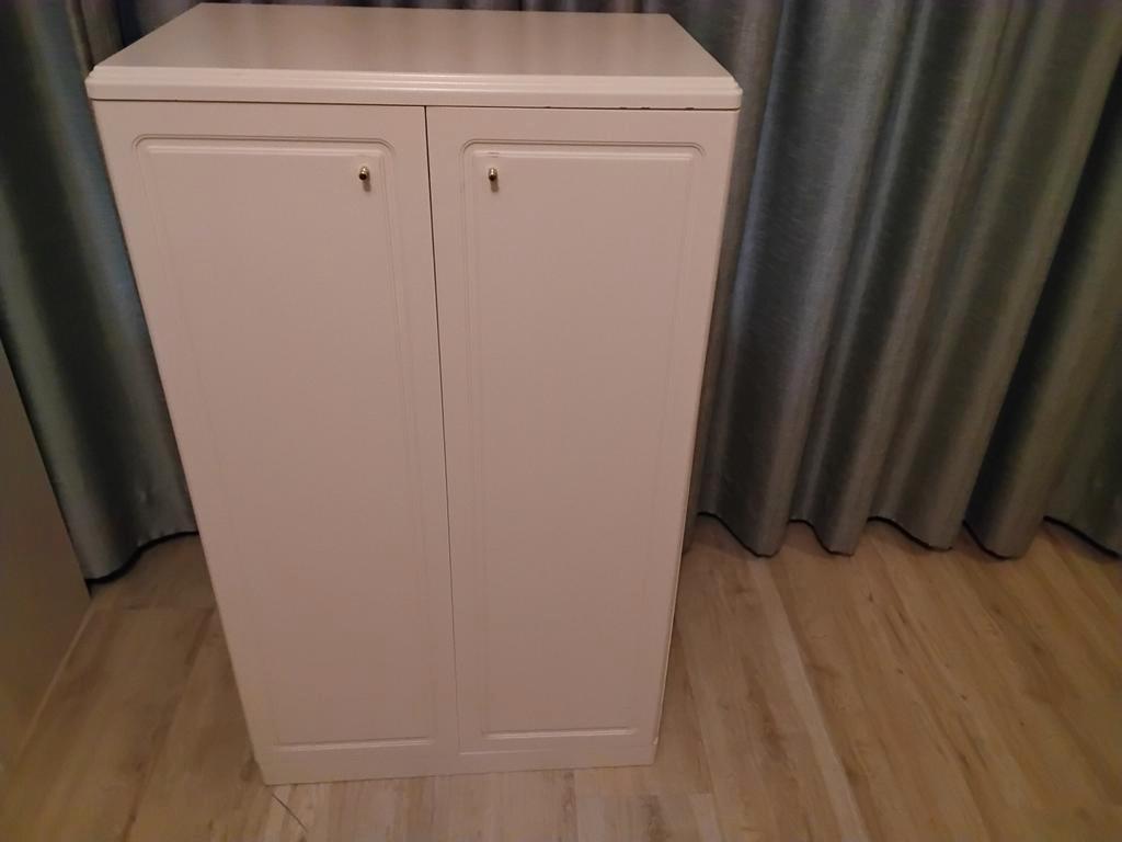 Slaapkamerkasten wit