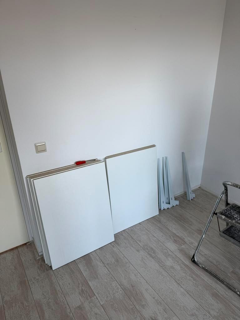 Witte grote kledingkast (243 x 243 x 73)