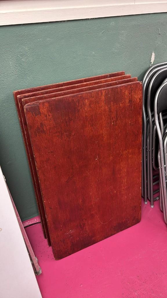 GRATIS: 4 opklapbare tafels