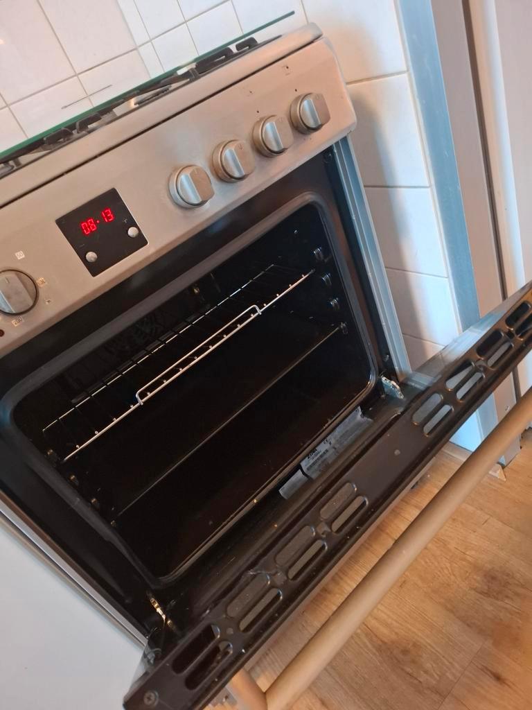Etna gasfornuis +oven, gratis af te halen ma 16-03 t/m 22-03