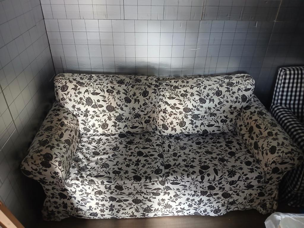 Mooie 2-zitsbank met bloemenmotief