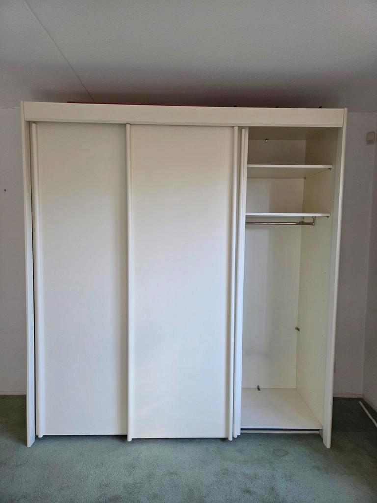 Schuifdeurkast 200x220x65