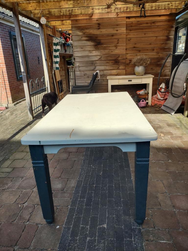 Oerdegelijke tafel